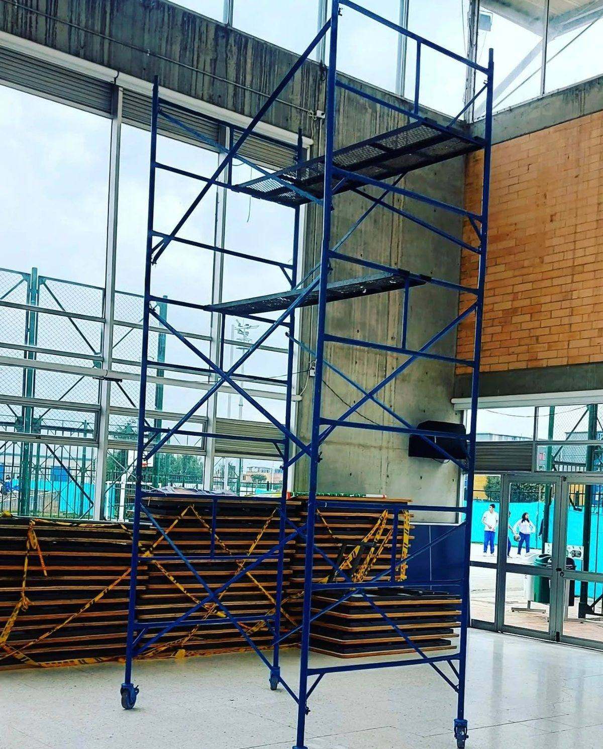 Andamio tradicional armado en local comercial